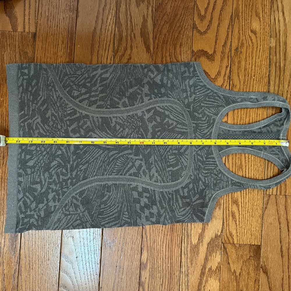 Lululemon Athletica Swiftly Tech Gray Patterned Tank